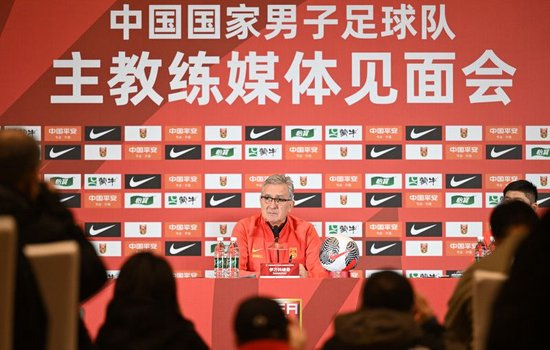 伊万告别战:国足伤病满营迎巴林 长期集训被指祸根 伊万告别战:国足伤病满营迎巴林 长期集训被指祸根